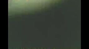 ಭಾರತೀಯ ಸೆಕ್ಸ್ ವೀಡಿಯೊಗಳು ಒಳಗೊಂಡ ಇತ್ತೀಚಿನ ಹಗರಣ ಒಂದು ದಪ್ಪ ಮೊಲೆಯ ಬಾಂಗ್ಲಾದೇಶ MILF 3 ನಿಮಿಷ 00 ಸೆಕೆಂಡು