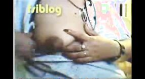فيديوهات جنسية هندية تعرض (بهابي) ذات الصدر الضخم 1 دقيقة 10 ثانية