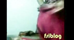 దేశీ గర్ల్స్ సమేనా మరియు ఆమె MILF భాగస్వాములు తమ లైంగికతను కెమెరాలో అన్వేషిస్తారు 1 మిన్ 00 సెకను