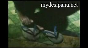 ದೇಸಿ ಗರ್ಲ್ಸ್ ಇನ್ ಆಕ್ಷನ್: ಭಾರತೀಯ ಅಶ್ಲೀಲ ವೀಡಿಯೊಗಳು 1 ನಿಮಿಷ 40 ಸೆಕೆಂಡು