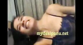印度性爱视频中的desi女孩 -  10个热气腾腾的剪辑 1 敏 40 sec