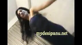 印度性爱视频中的desi女孩 -  10个热气腾腾的剪辑 0 敏 50 sec