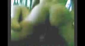Video seks India yang menampilkan seorang gadis sexymumbu berbagi dirinya dengan teman-temannya dalam skandal tersebut 5 min 00 sec