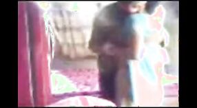 Skandal MMS Gadis Desi dalam Video Porno India 0 min 50 sec