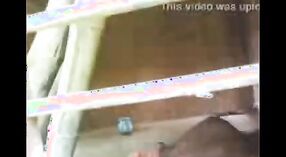 देसी लड़की हो जाता है घर के बाहर गड़बड़ द्वारा एक जाँघिया में इस शौकिया वीडियो 1 मिन 30 एसईसी