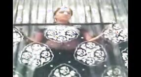 ইন্ডিয়ান সেক্স মুভি শাড়িতে একটি সেক্সি এনআরআই ভাবী বৈশিষ্ট্যযুক্ত 0 মিন 30 সেকেন্ড