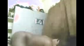 পরিপক্ক ভারতীয় ভাবী তার ড্রাইভার দ্বারা অপেশাদার পর্ন ভিডিওতে চোদা যায় 1 মিন 00 সেকেন্ড
