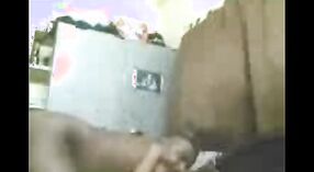 முதிர்ந்த இந்திய பாபி அமெச்சூர் ஆபாச வீடியோவில் தனது டிரைவரால் ஏமாற்றப்படுகிறார் 0 நிமிடம் 0 நொடி