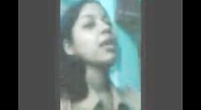 Amator mamuśki Bengalski kolegium dziewczyna Experiences pierwszy czas z jej kochanek 3 / min 00 sec