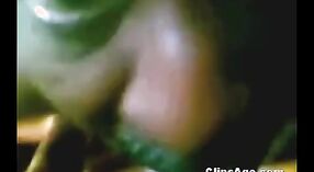 Une femme de ménage indienne se fait baiser par un agent de sécurité dans une vidéo amateur 4 minute 20 sec