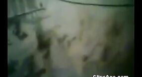 Desi Bhabhi ' s vriend wordt ontploft in Amateur porno Video 3 min 30 sec