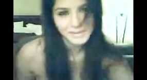 Desi meisje Sunny Leone ' s eerste cam clip van Fsiblog 19 min 00 sec