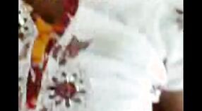 একটি দেশি মেয়ের বৈশিষ্ট্যযুক্ত ভারতীয় সেক্স ভিডিও তার প্রতিবেশী দ্বারা আউটডোরকে চুদে 1 মিন 20 সেকেন্ড
