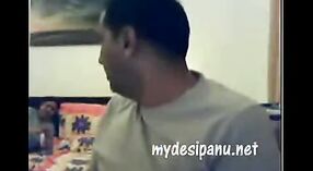 Милфа Дези впервые трахается со своим деваром в этом любительском видео 3 минута 40 сек