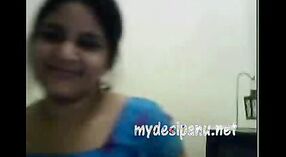 Video porno Desi yang menampilkan milf nadia yang sangat seksi 3 min 20 sec