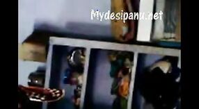 Индийское секс-видео с участием Самприкты, девушки из телегу, которая демонстрирует свои активы на камеру 1 минута 20 сек