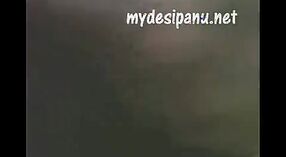 దేశీ గర్ల్ తన భారీ గాండ్‌ను దేవార్ నేలపై కొట్టాడు 1 మిన్ 00 సెకను