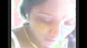 Desi maid Madhu gets a hot MMS from her boss 2 min 20 sec