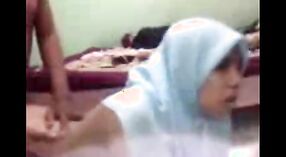 India seks video Karo Pakistan college cah wadon sing tresna kanggo njaluk bajingan 3 min 10 sec