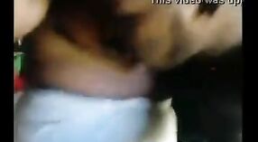 Vidéo de sexe indienne amateur mettant en vedette une BBW mature exposée par son amant 2 minute 20 sec