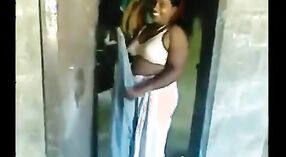 Video de sexo indio amateur con una BBW madura expuesta por su amante 0 mín. 0 sec