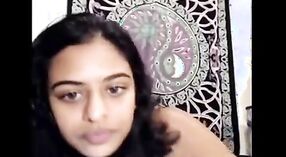 Desi-Mädchen aus Chennai werden mit großem Schwanz ungezogen 18 min 40 s