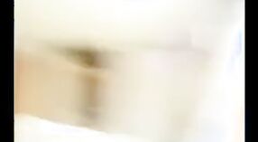 দেশি প্রেমিক এই অপেশাদার ভিডিওতে একটি ভারতীয় মিলফের কাছ থেকে একটি গরম ব্লজব পান 4 মিন 20 সেকেন্ড