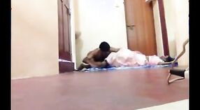 देसी नौकरानी शौकिया वीडियो में उसके घर के मालिक द्वारा गड़बड़ हो जाता है 0 मिन 0 एसईसी