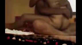 Amateur Indiase seks video featuring een nightshift sessie 5 min 40 sec