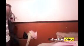 Bocah-bocah wadon Desi karo alam amba njaluk dijamin penggalihipun dhumateng ing video porno iki 1 min 20 sec