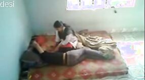 ભારતીય સેક્સ વિડિઓ એક હૂકર છોકરી અને યુવાન ગાય્સ દર્શાવતા 12 મીન 00 સેકન્ડ