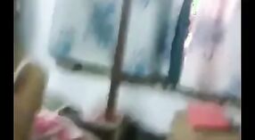 ப்ராவில் தேசி மில்ஃப் பிளவுபட்டது ஒரு அற்புதமான காட்சியைப் பெறுகிறது 5 நிமிடம் 50 நொடி