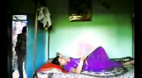 हौशी व्हिडिओमध्ये तिच्या शेजा by ्याने देसी मिल्फला चोदले 3 मिन 40 सेकंद