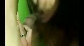 Amateur Indiase seks video featuring een chick getting geneukt in de zwembad 6 min 20 sec