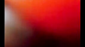Сексуальные зеленые глаза Сурьи Паки Бхабхи в любительском порно видео 3 минута 00 сек
