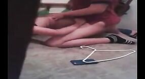 Videos de sexo indio con una figura delgada y el amigo de su esposo 2 mín. 30 sec