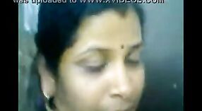 Indian aunty seduces her secret lover in this hot video 1 min 40 sec
