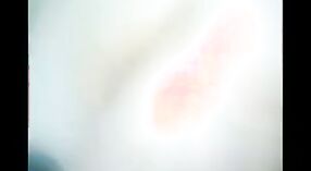 ಭಾರತೀಯ ಆಂಟಿ ಸೆಡ್ಯೂಸ್ ತನ್ನ ರಹಸ್ಯ ಪ್ರೇಮಿ ಈ ಬಿಸಿ ವೀಡಿಯೊ 3 ನಿಮಿಷ 20 ಸೆಕೆಂಡು