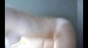 Милфа Дези дразнит своими большими сиськами в любительском порно видео 12 минута 00 сек