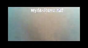 অপেশাদার ইন্ডিয়ান সেক্স ভিডিওতে একটি বড় গাধা ভবীর বৈশিষ্ট্যযুক্ত কুকুরের স্টাইলে চোদাচ্ছে 2 মিন 00 সেকেন্ড