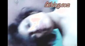 गुलाबी दुपट्टामध्ये एक भव्य मुलगी असलेले भारतीय सेक्स व्हिडिओ 7 मिन 20 सेकंद