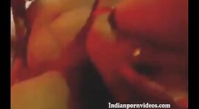 Tetangga India meniduri seorang gadis Tamil dalam video porno amatir ini 3 min 20 sec