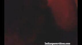 Indyjski sąsiad pieprzy a Tamil dziewczyna w to Amatorskie porno wideo 4 / min 20 sec