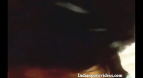 Un voisin indien baise une fille tamoule dans cette vidéo porno amateur 0 minute 0 sec