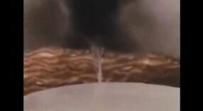 Милфа Дези Сания наслаждается дрочкой своей киски в ванной 0 минута 0 сек