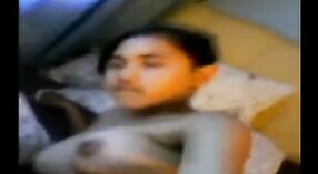 فيديو الجنس الهندي: صديق الفتاة وصديق الصبي يمارسان الجنس الافتراضي على الإنترنت 3 دقيقة 40 ثانية