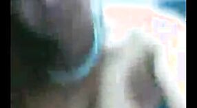 Милфа Дези мастурбирует на камеру в горячем видео 3 минута 50 сек