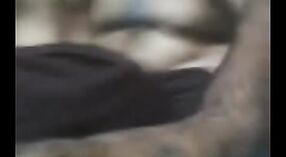 भारतीय फॅश व्हिडिओ: फॅट इंडियन मॅन स्वत: चे हस्तमैथुन करतो आणि बोटांनी 1 मिन 40 सेकंद