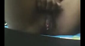 भारतीय फॅश व्हिडिओ: फॅट इंडियन मॅन स्वत: चे हस्तमैथुन करतो आणि बोटांनी 3 मिन 40 सेकंद
