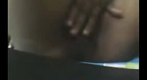 भारतीय फॅश व्हिडिओ: फॅट इंडियन मॅन स्वत: चे हस्तमैथुन करतो आणि बोटांनी 4 मिन 20 सेकंद